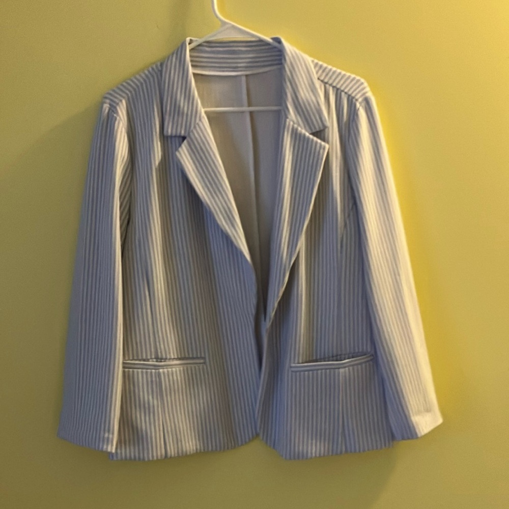 Croft & Barrow Gray and White Blazer Classic Tailoring